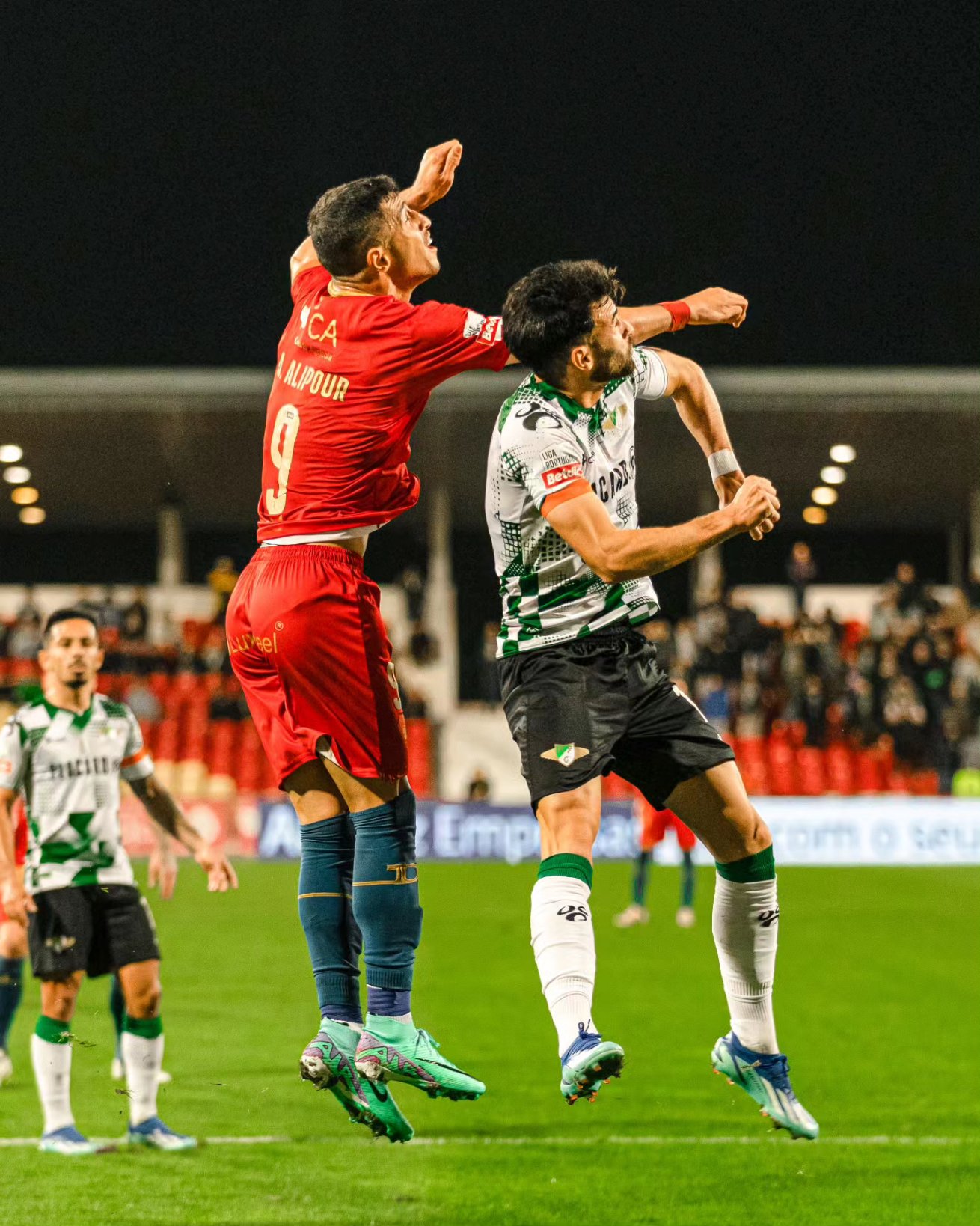 黑白体育-里程碑夜里尔造点机会；葡超赛前刷纪录；管理层满意；阵容厚度经受考验(葡超埃斯托里vs博阿维斯)