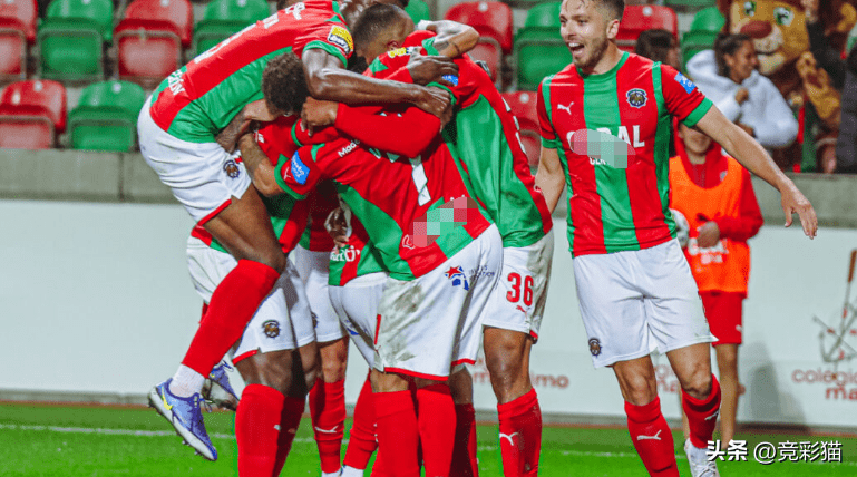 黑白体育- 犹他爵士训练开放日，关键时刻手感冰凉引欢呼，葡超在即，阵容厚度经受考验