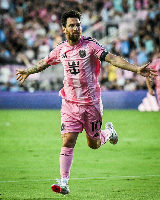 黑白体育-梅西连续十场比赛得分超过势不可挡，德国队挑战极限！的简单介绍